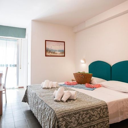 Blu Star Hotel Gabicce Mare Bagian luar foto