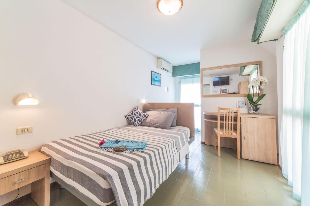 Blu Star Hotel Gabicce Mare Bagian luar foto