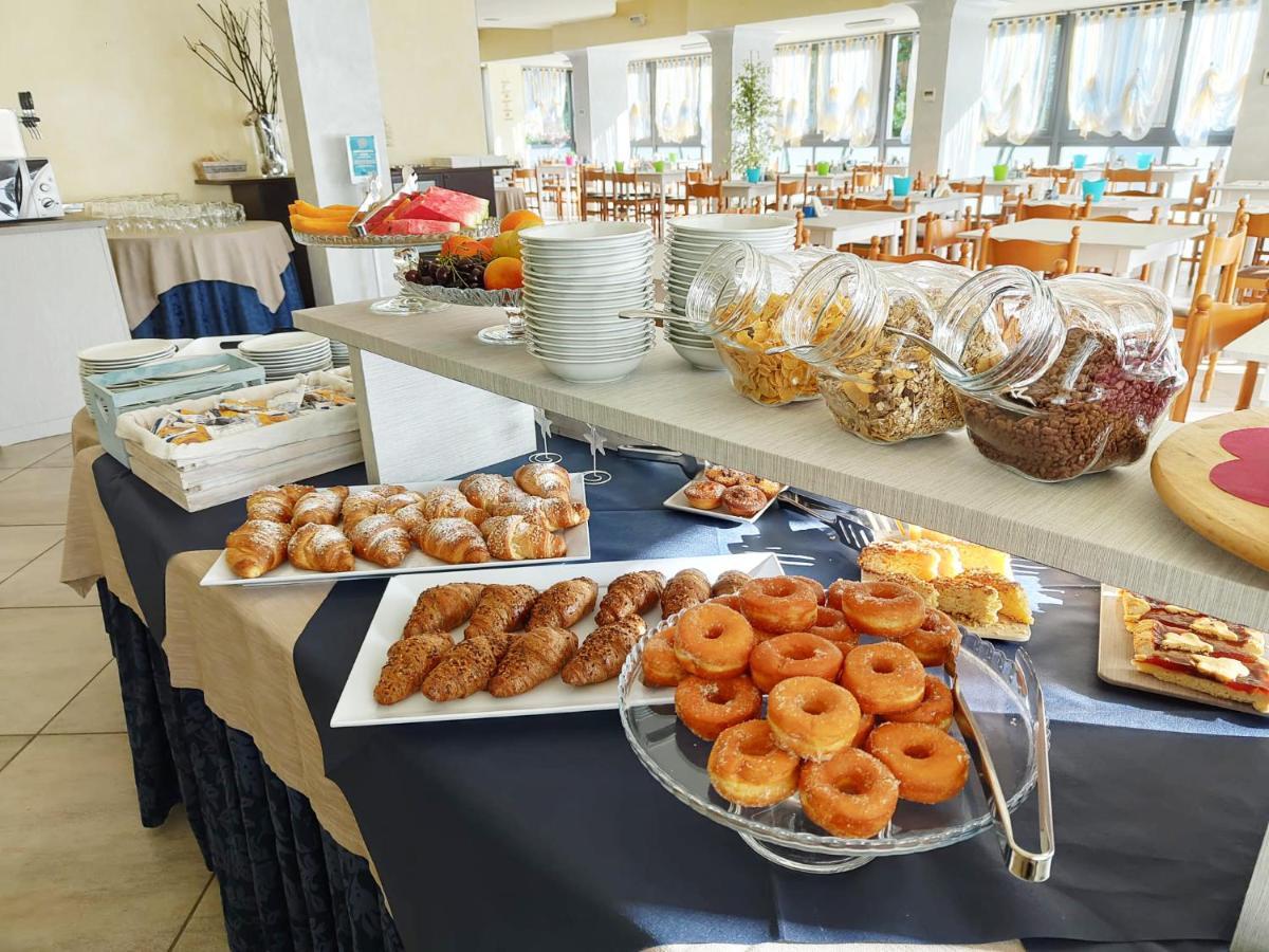 Blu Star Hotel Gabicce Mare Bagian luar foto