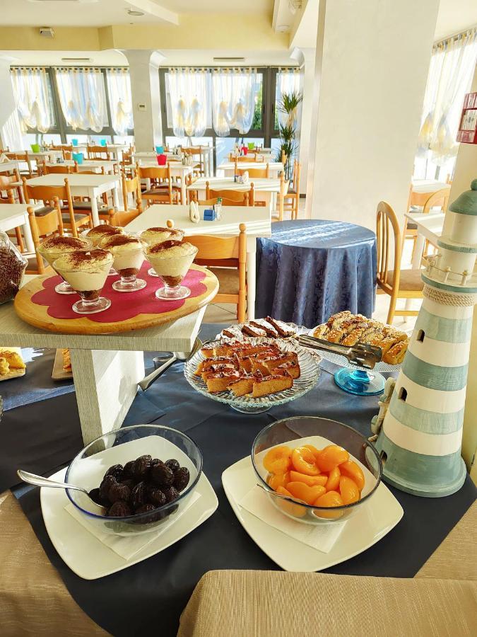 Blu Star Hotel Gabicce Mare Bagian luar foto