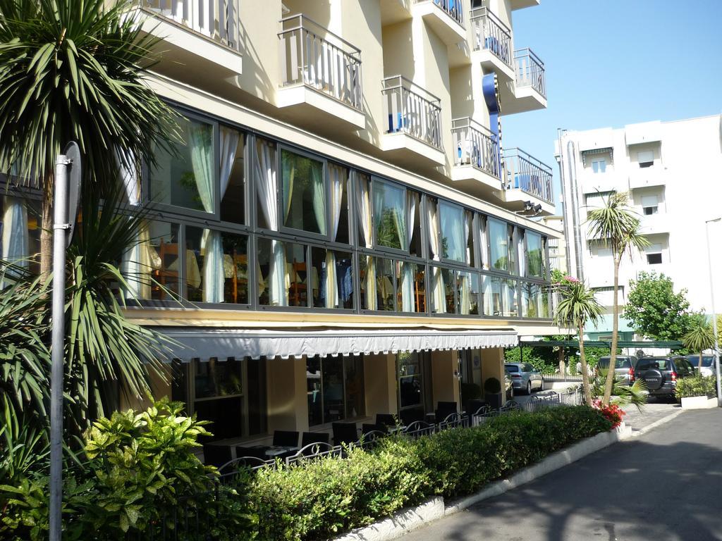 Blu Star Hotel Gabicce Mare Bagian luar foto