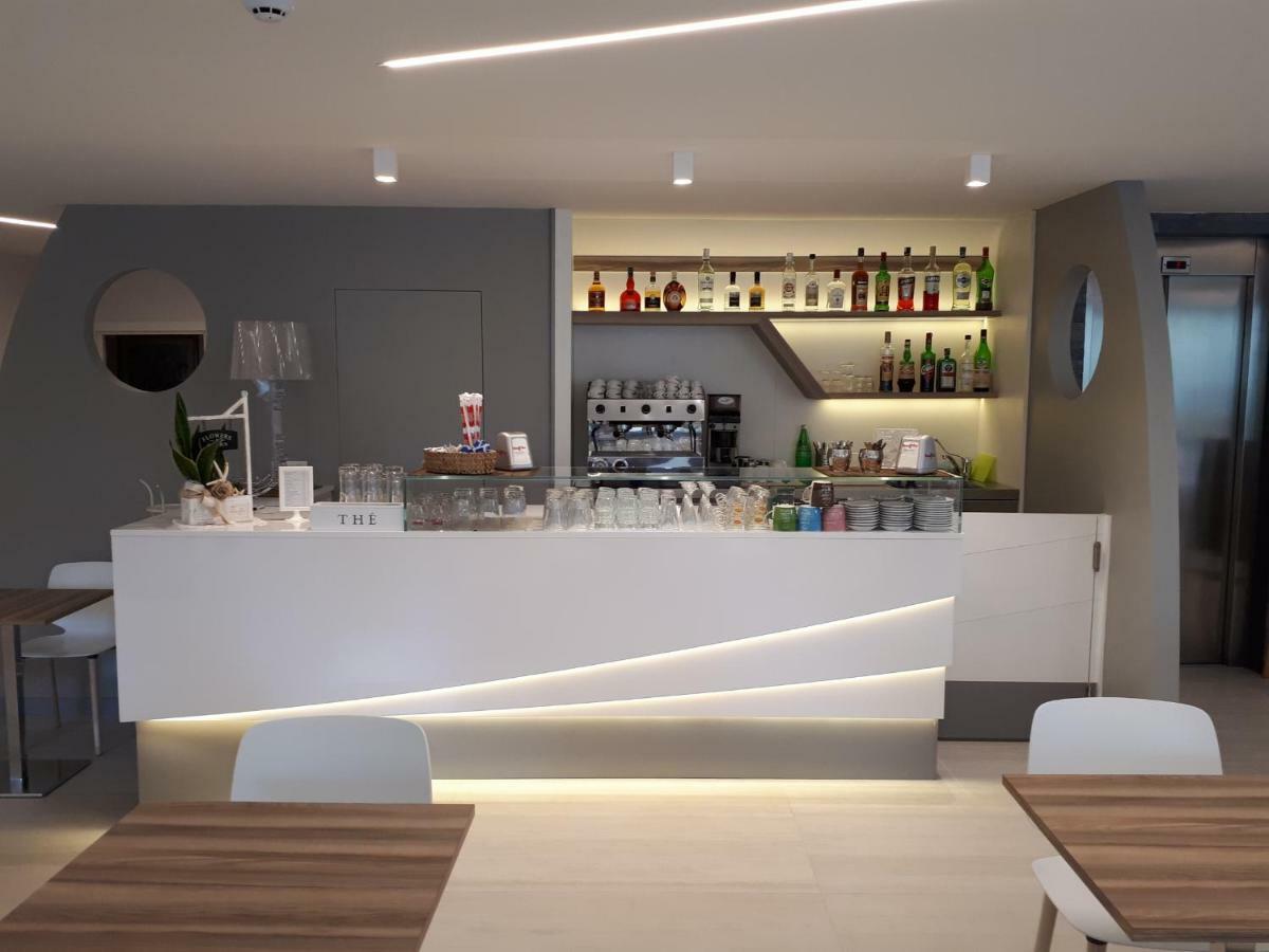 Blu Star Hotel Gabicce Mare Bagian luar foto