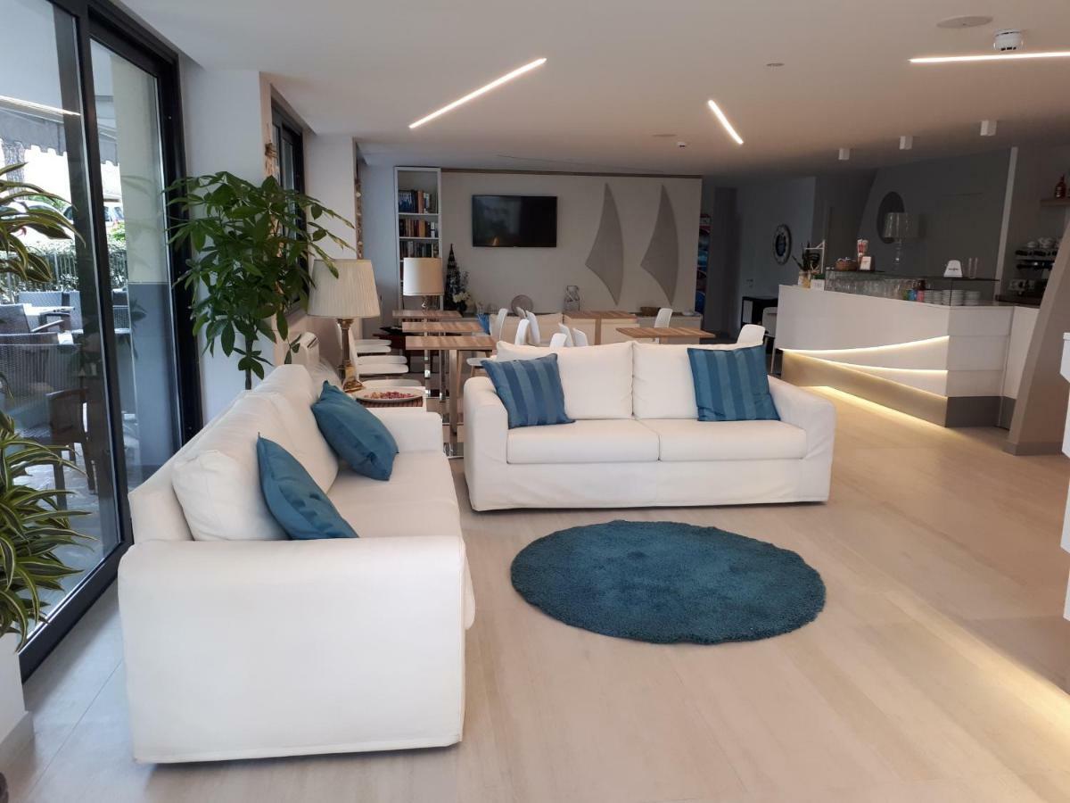 Blu Star Hotel Gabicce Mare Bagian luar foto