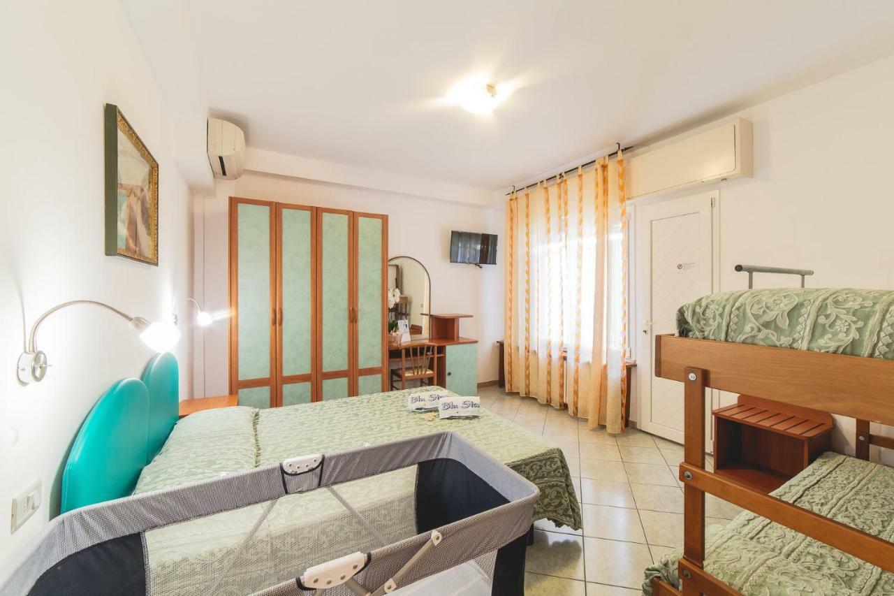 Blu Star Hotel Gabicce Mare Bagian luar foto