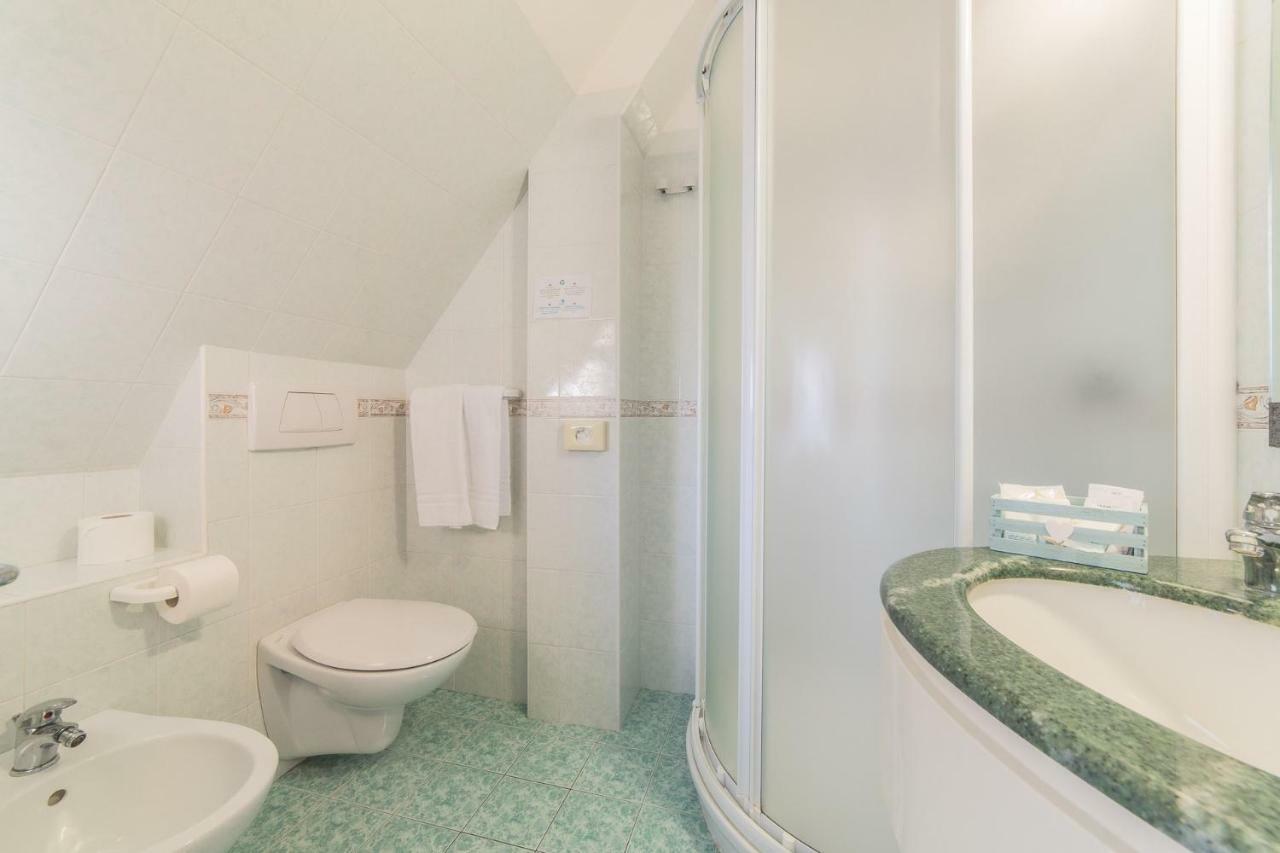 Blu Star Hotel Gabicce Mare Bagian luar foto